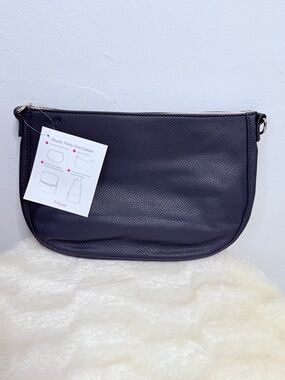 Thirty-One Navy Pebbled Crossbody Bag new with tags!